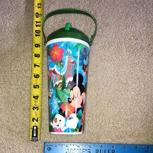 Walt Disney World Refillable Waterparks Cup with Lid and Straw